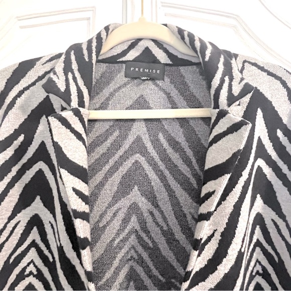 PREMISE GRAY ZEBRA PRINT CARDIGAN SWEATER W/ POCKETS | SIZE XS - Picture 2 of 12